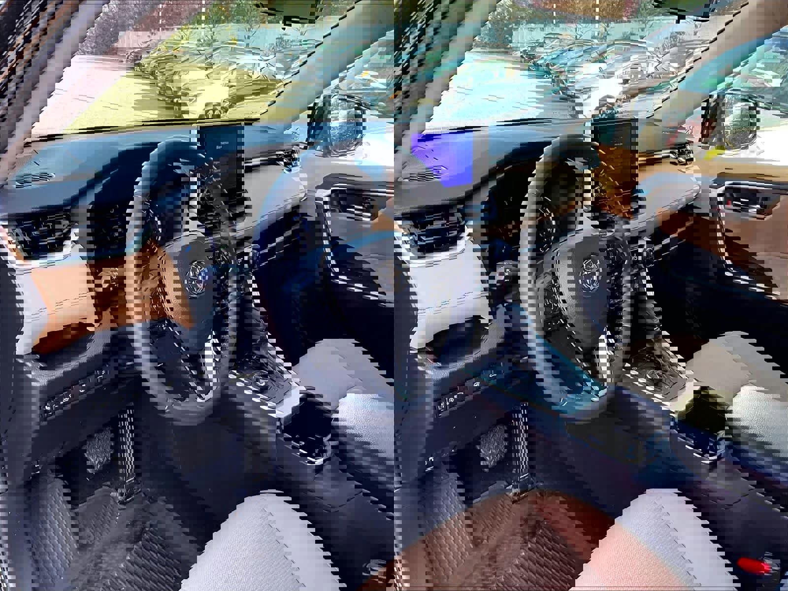 Used 2023 Toyota RAV4 XLE image 8