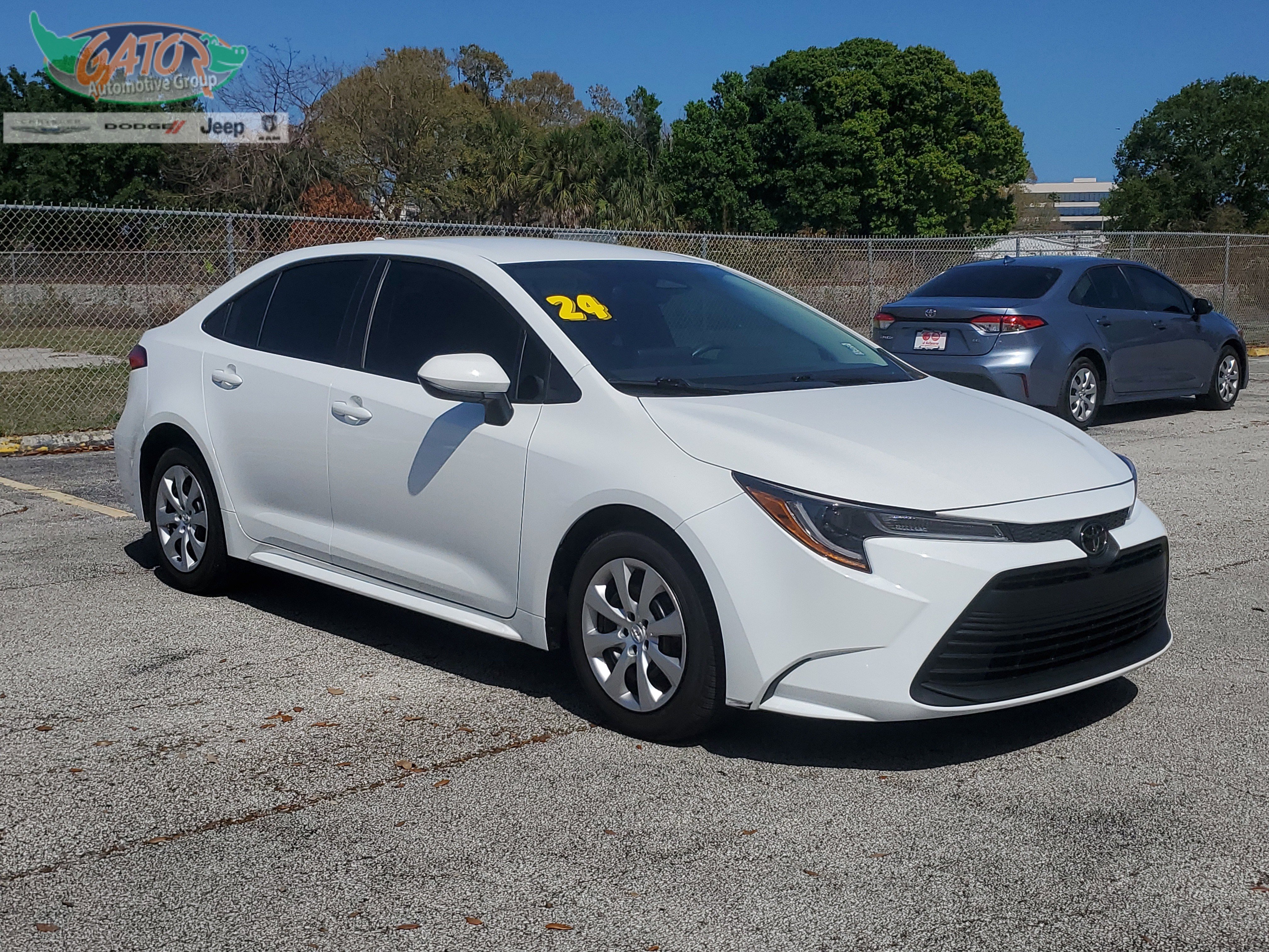 Used 2024 Toyota Corolla LE FWD image 1