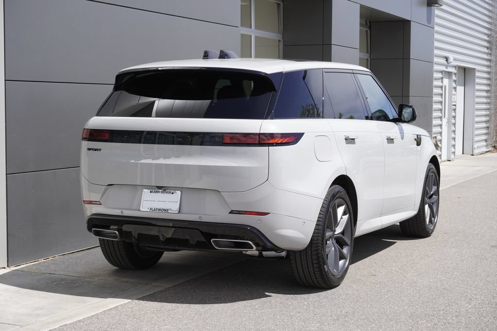 New 2026 Land Rover Range Rover Sport Dynamic SE AWD/4WD image 2