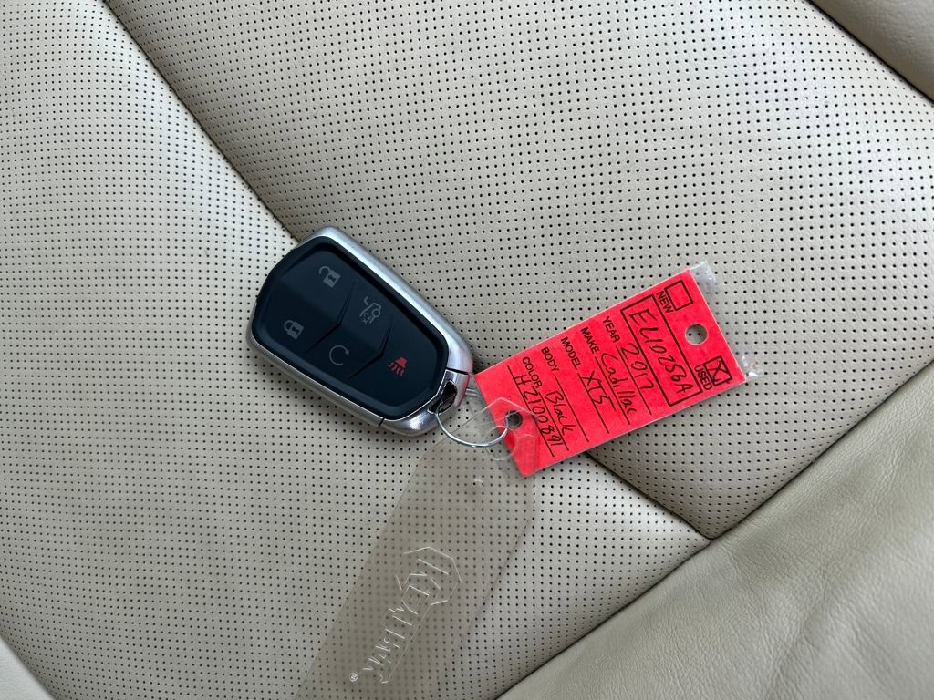 Used 2017 Cadillac XT5 Luxury w/ Driver Awareness Package image 31