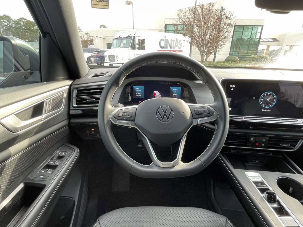 Used 2024 Volkswagen Atlas Cross Sport SE image 12