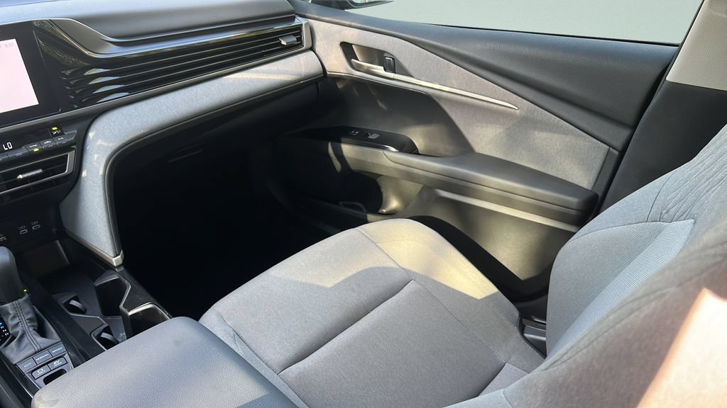 Used 2025 Toyota Camry LE FWD image 12