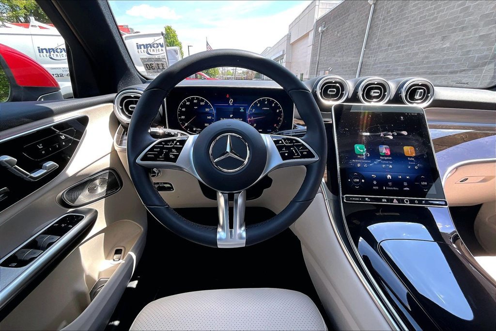 Used 2026 Mercedes-Benz GLC 300 4MATIC image 5