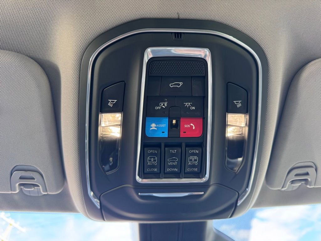 Used 2023 Jeep Wagoneer 4WD w/ Premium Group I image 39