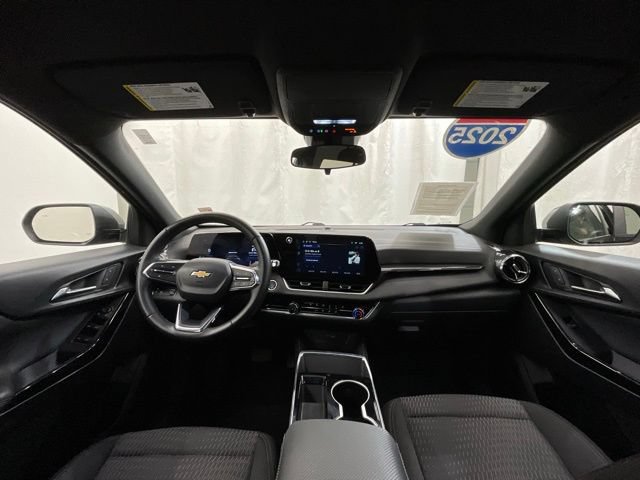 Used 2025 Chevrolet Equinox LT FWD image 16