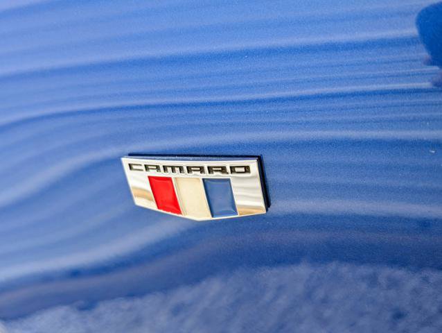 Used 2017 Chevrolet Camaro LT w/ Technology Package image 5