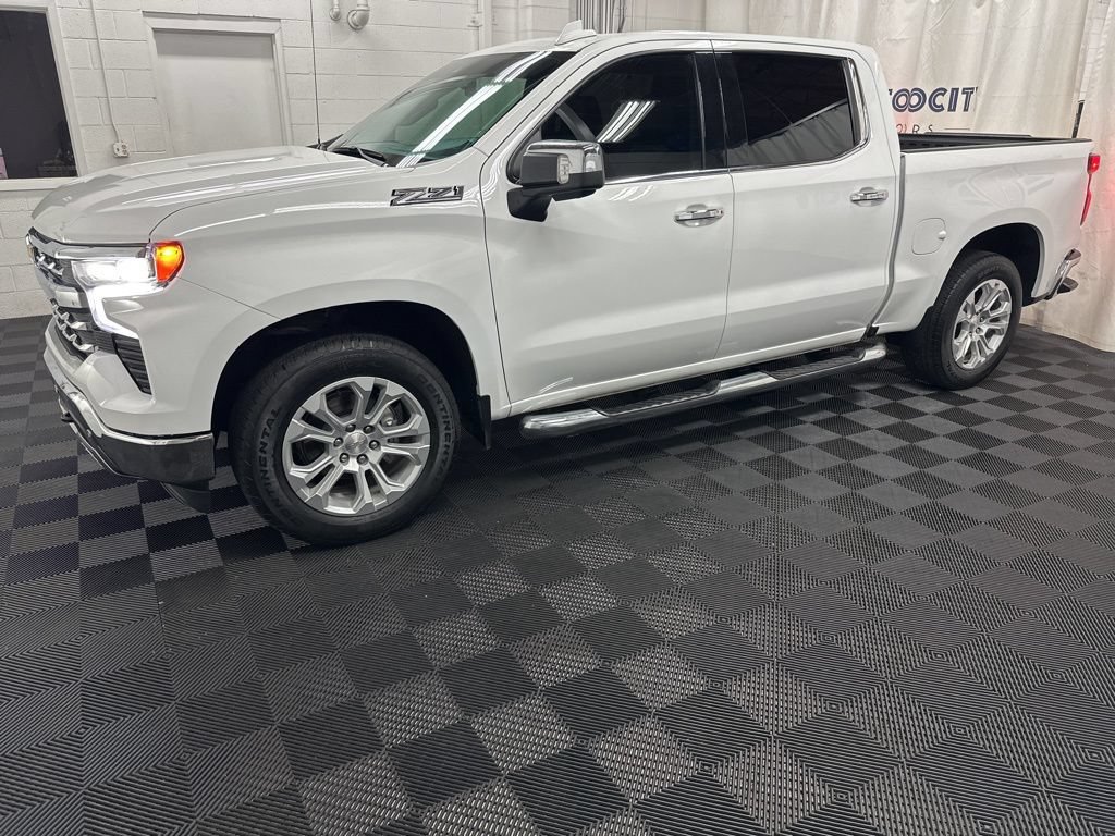 Used 2023 Chevrolet Silverado 1500 LTZ AWD/4WD image 5