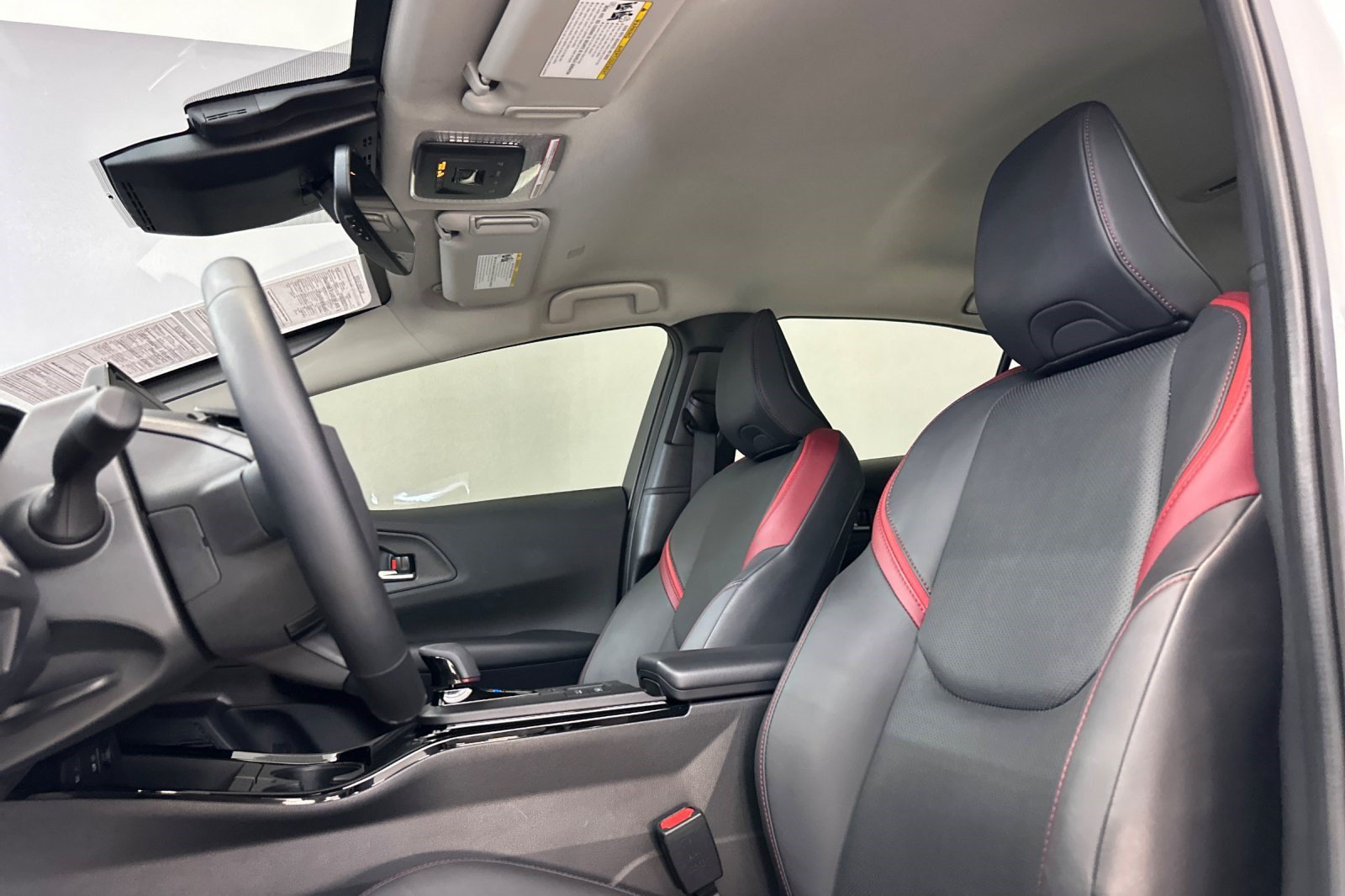 Used 2024 Toyota Prius Prime FWD image 28