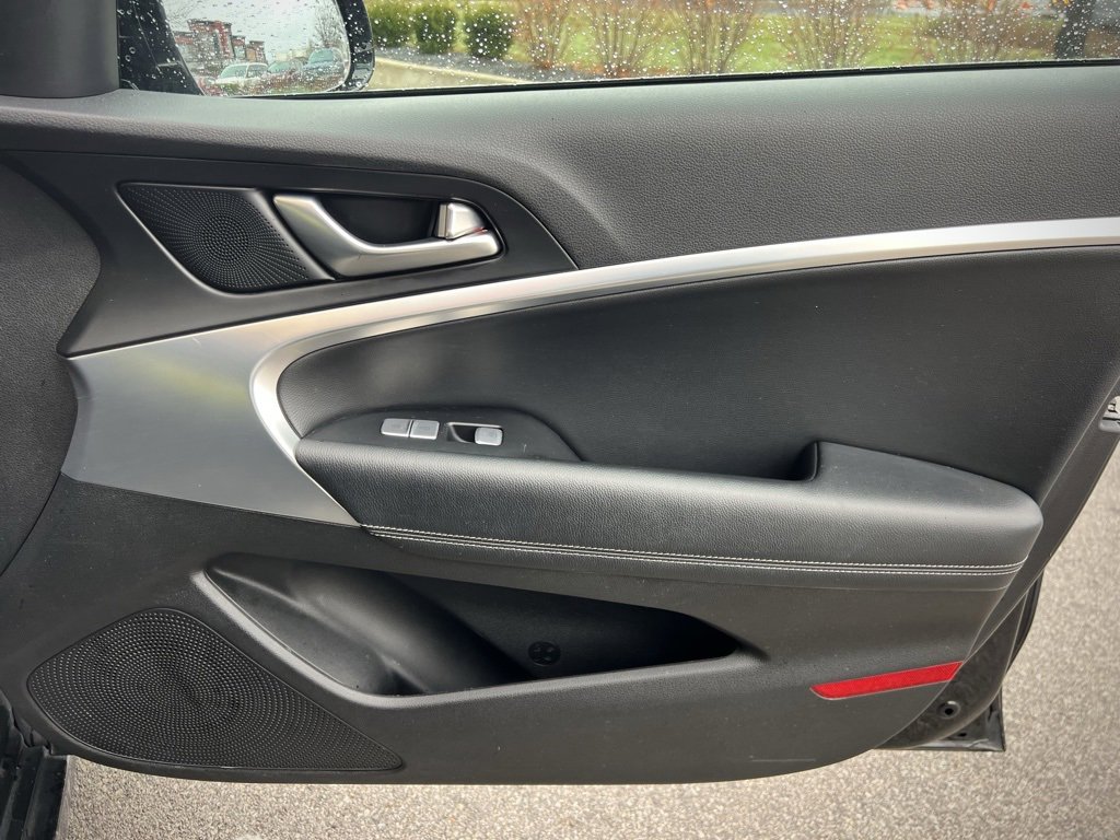 Used 2022 Genesis G70 2.0T image 31