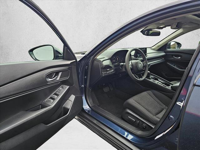 Used 2025 Honda Accord SE image 18