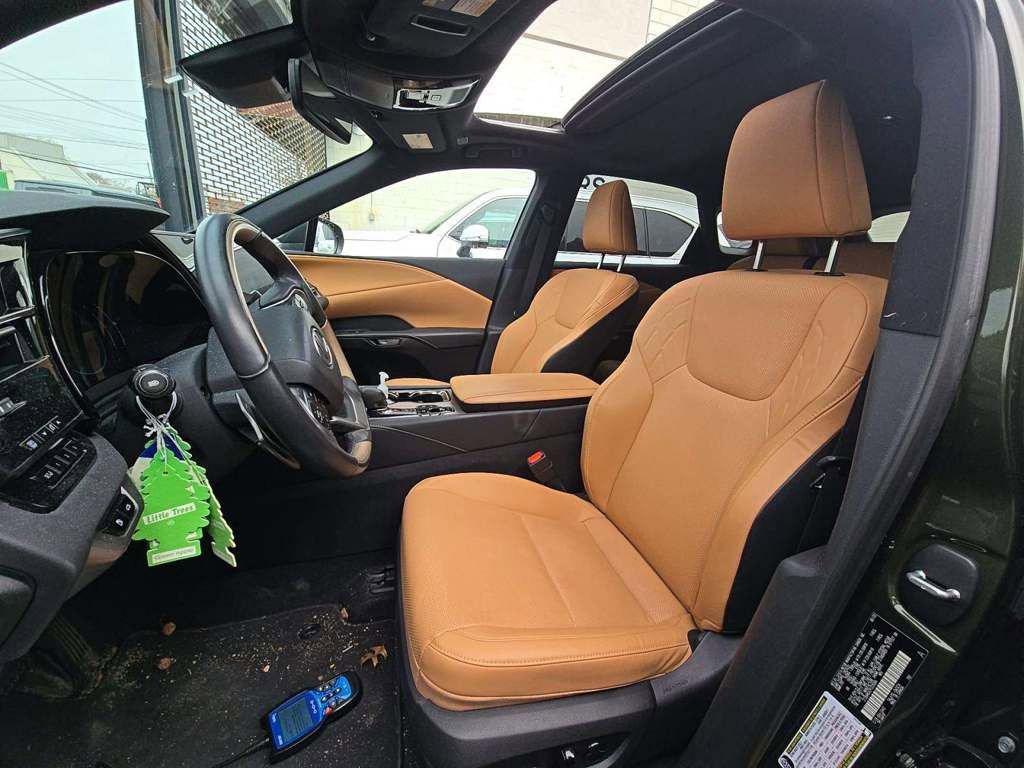 Used 2023 Lexus RX 350 Premium w/ Accessory Package image 2