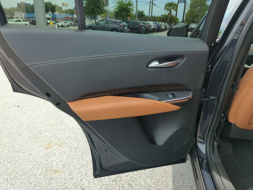 Used 2022 Cadillac XT4 Premium Luxury w/ Enhanced Visibility Package FWD image 28