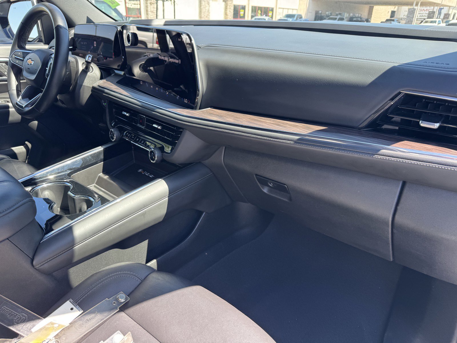 Used 2025 Chevrolet Tahoe LT RWD image 7