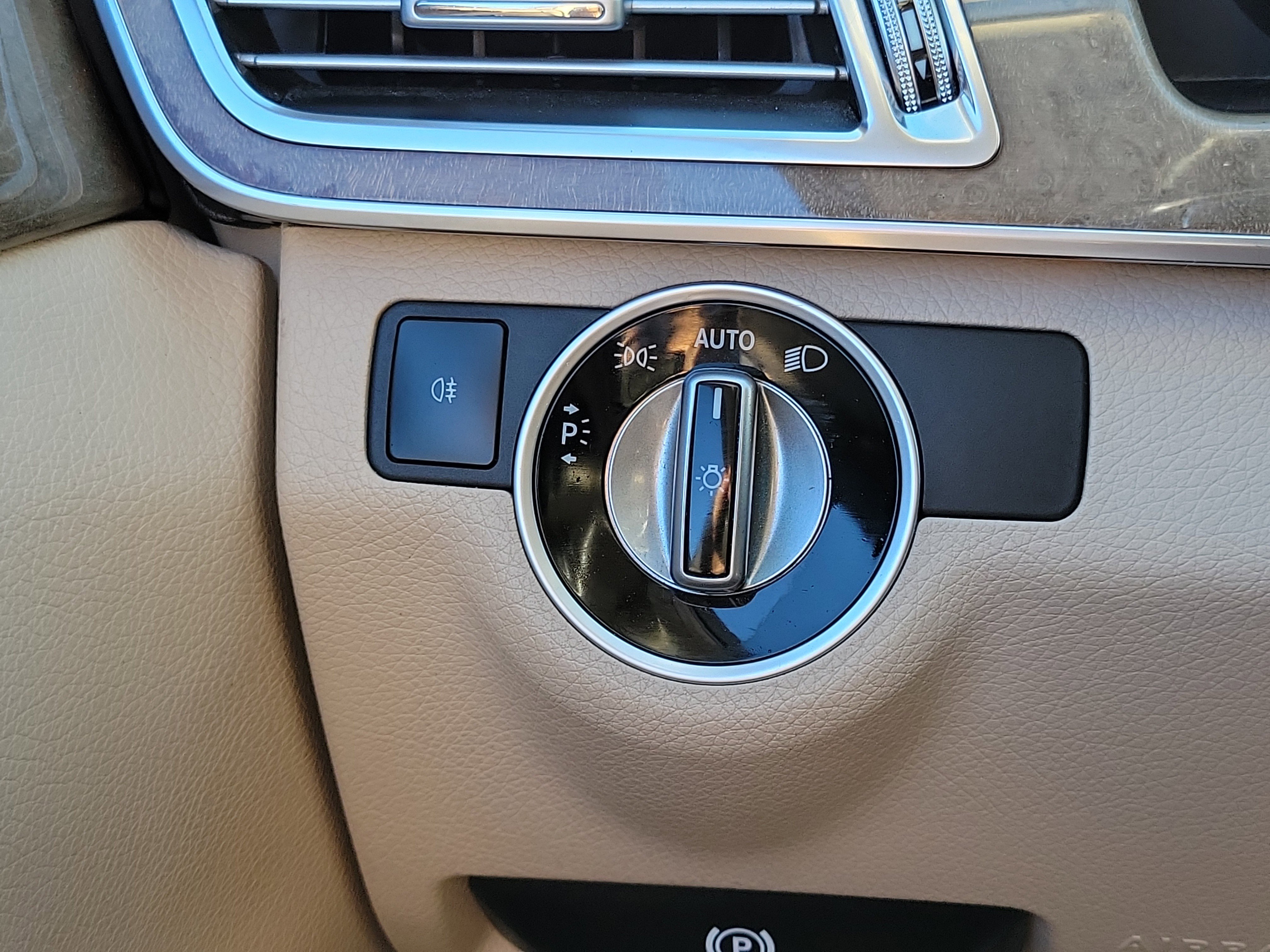 Used 2014 Mercedes-Benz E 350 Sedan image 10