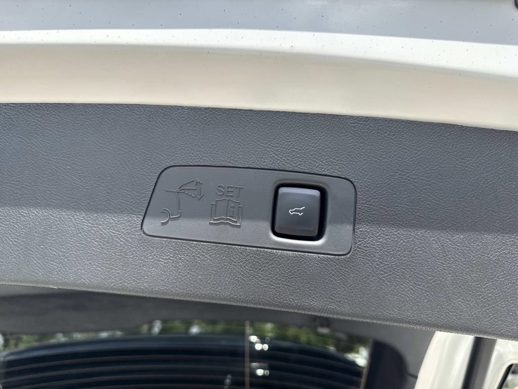 Certified 2025 Lincoln Corsair Grand Touring w/ Equipment Group 302A AWD/4WD image 12