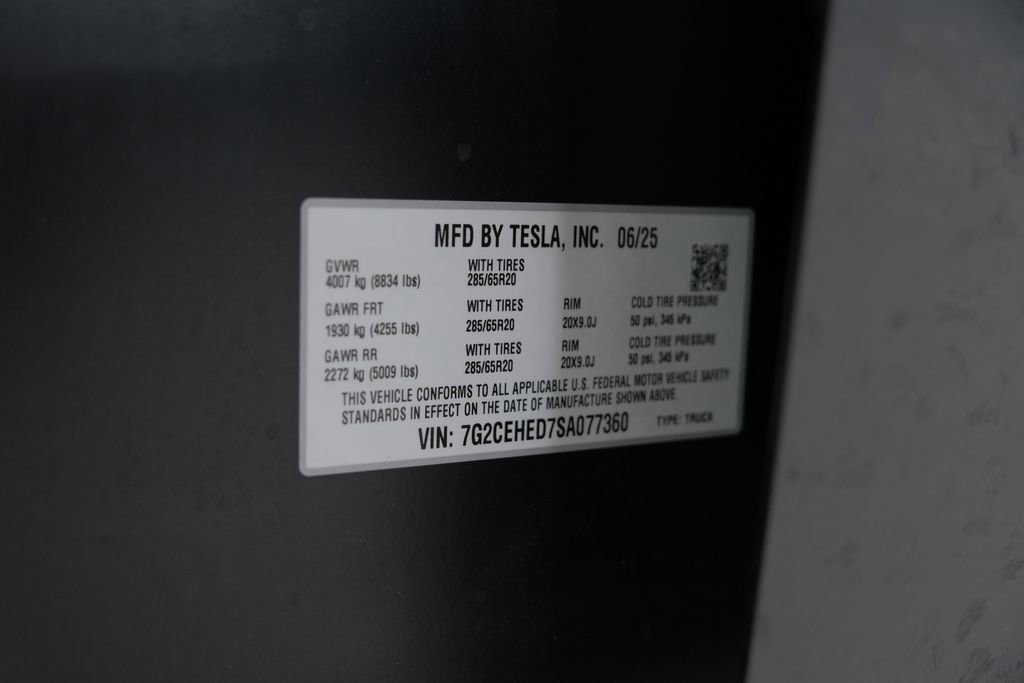 Used 2025 Tesla Cybertruck AWD Crew Cab image 58