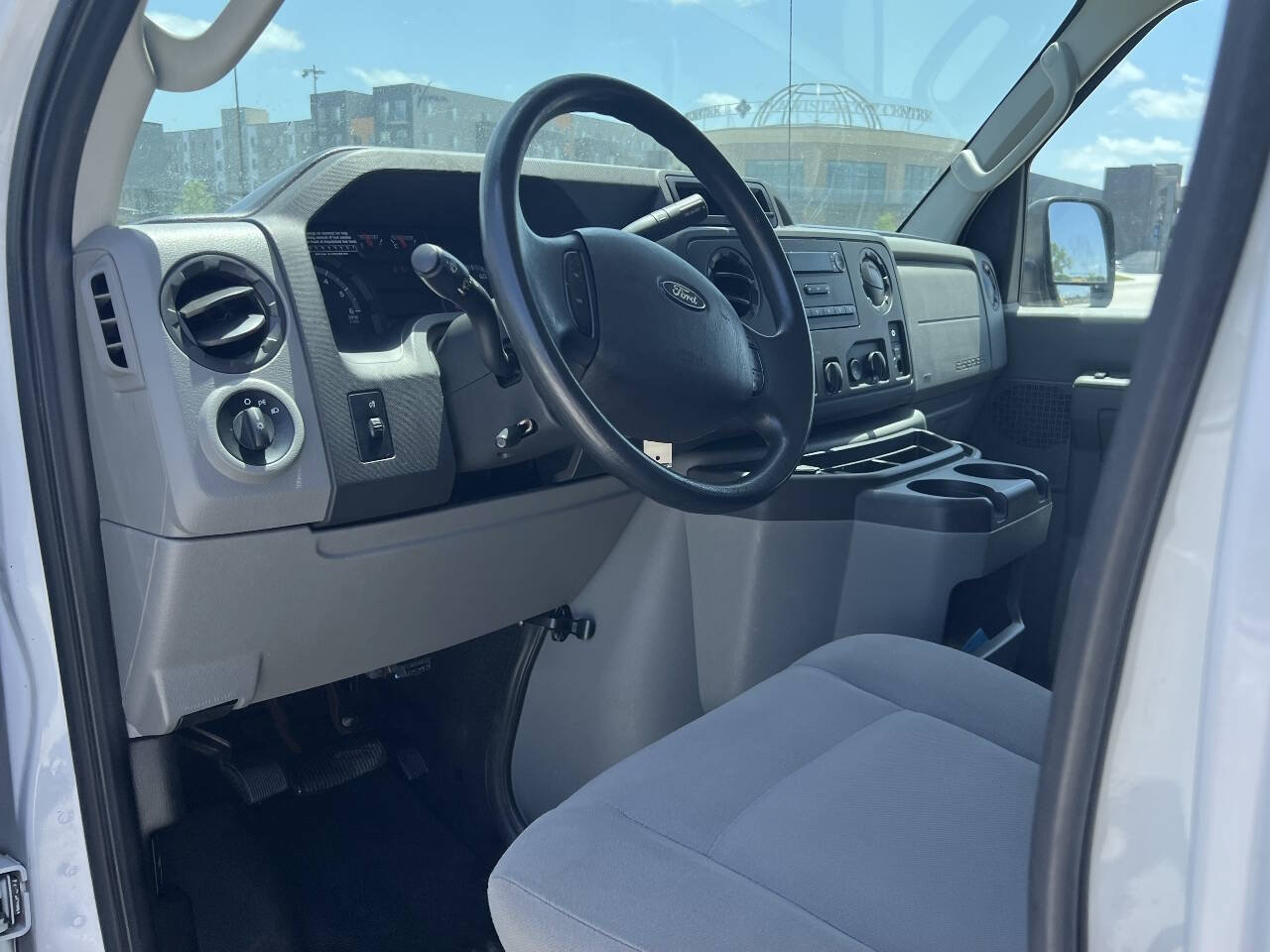 Used 2014 Ford E-250 and Econoline 250 w/ Power Group RWD image 11