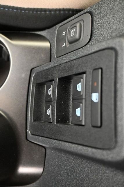 Used 2023 Ford Bronco Wildtrak image 16