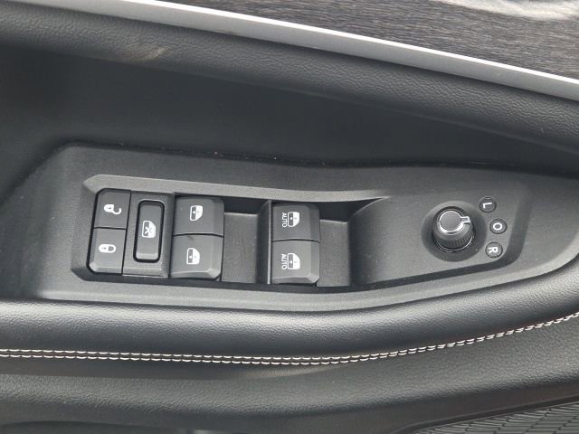 Used 2023 Jeep Grand Cherokee L Limited w/ Luxury Tech Group II image 26