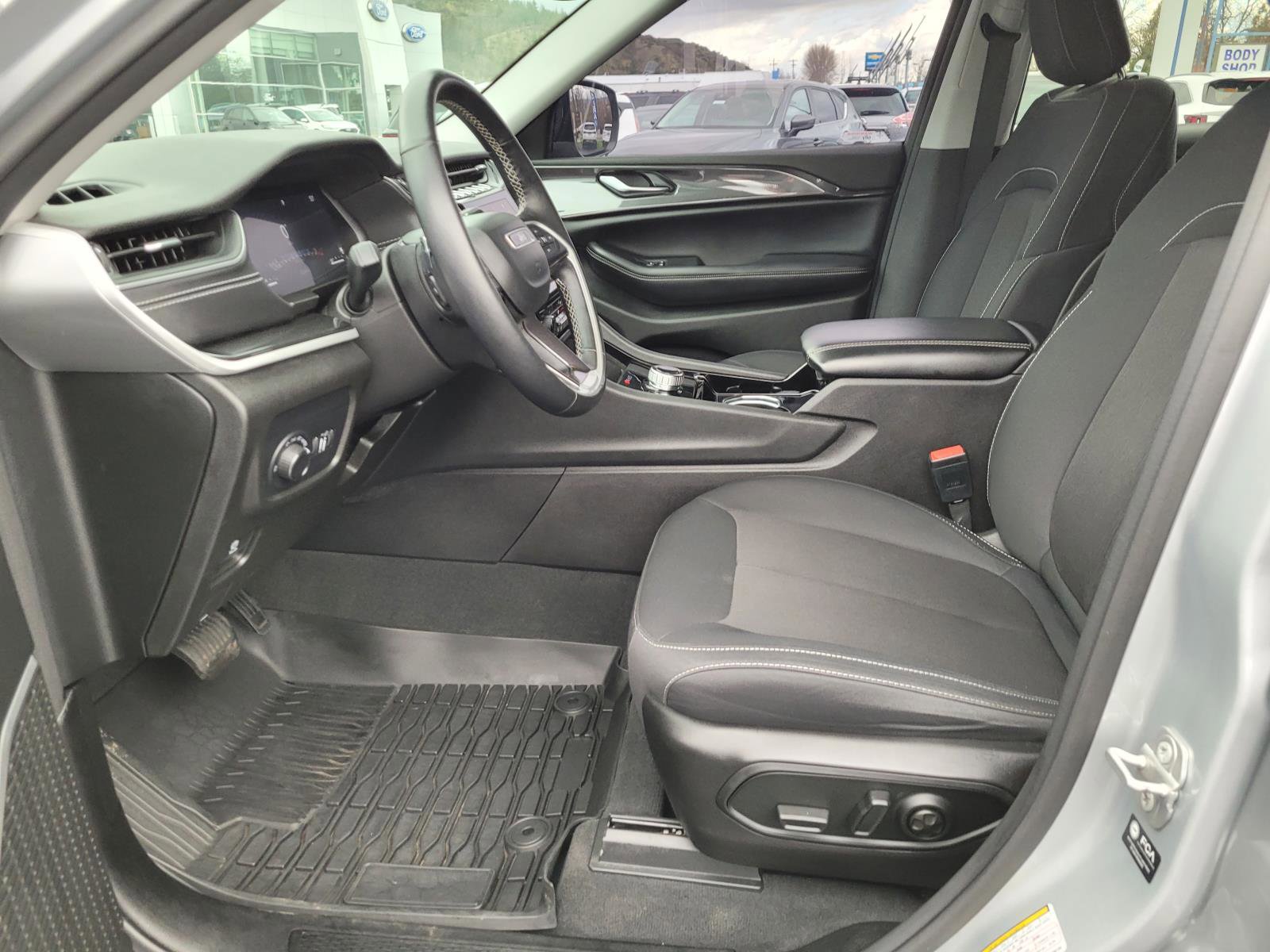 Used 2022 Jeep Grand Cherokee L Laredo w/ Luxury Tech Group I image 10