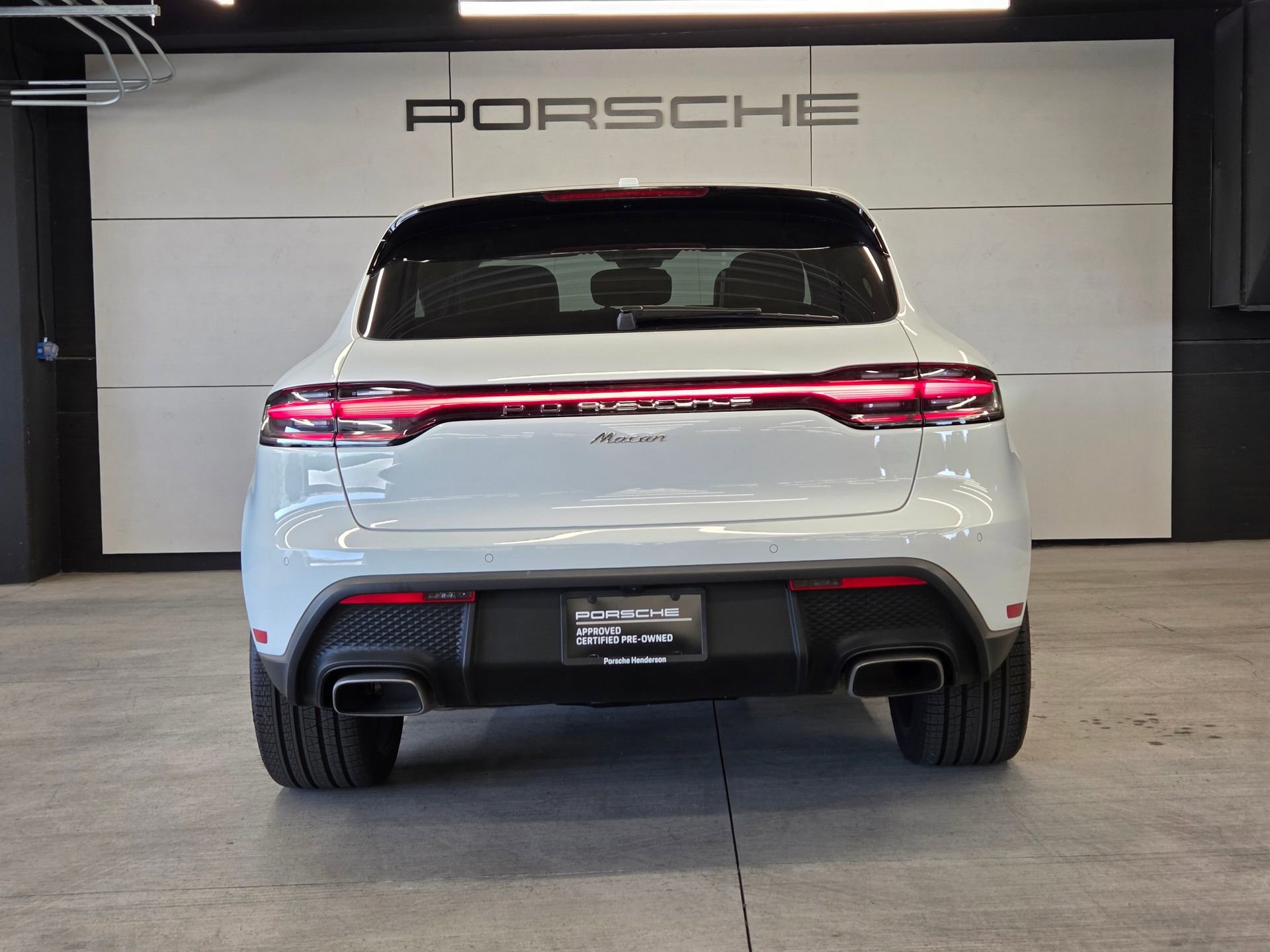 Certified 2026 Porsche Macan AWD/4WD image 7