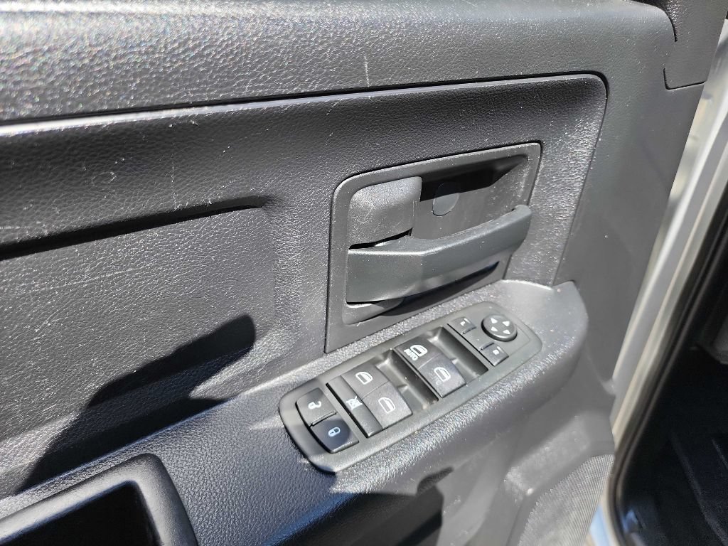 Used 2015 RAM 2500 Tradesman w/ Chrome Appearance Group AWD/4WD image 17