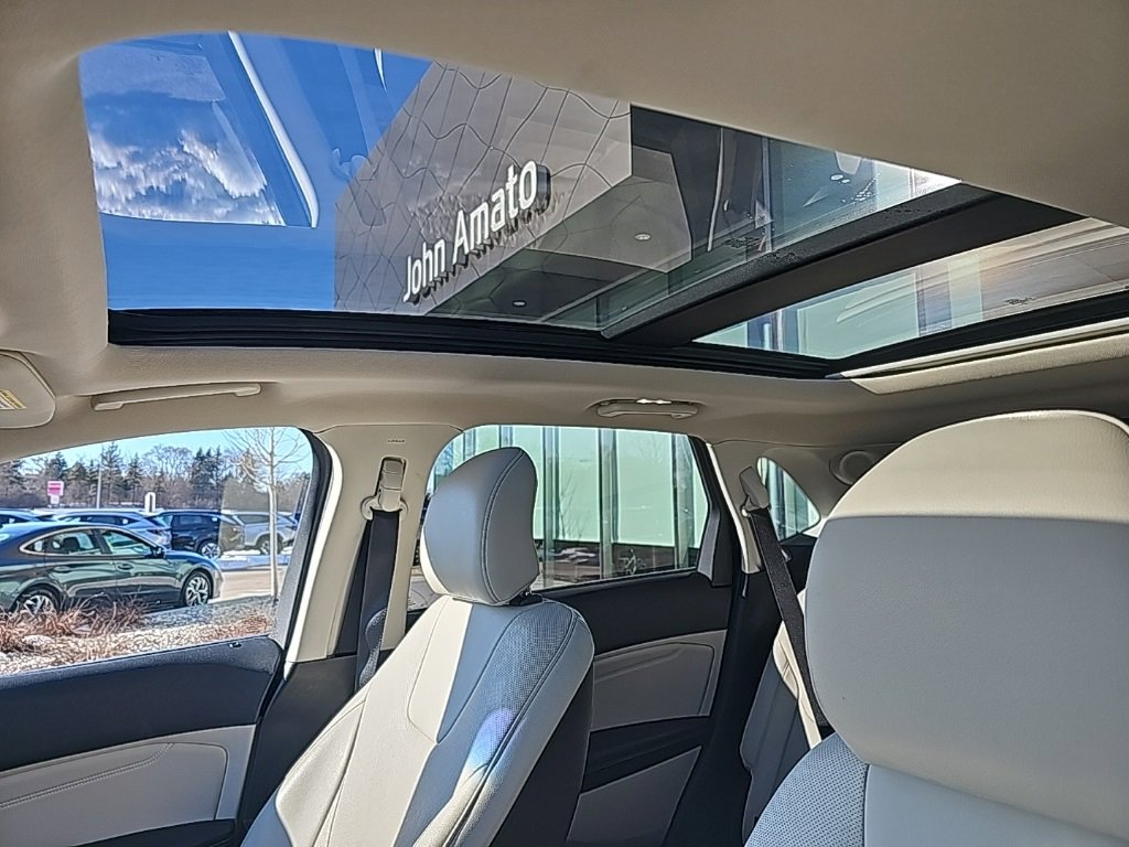 Used 2019 Ford Edge Titanium w/ Equipment Group 301A image 25