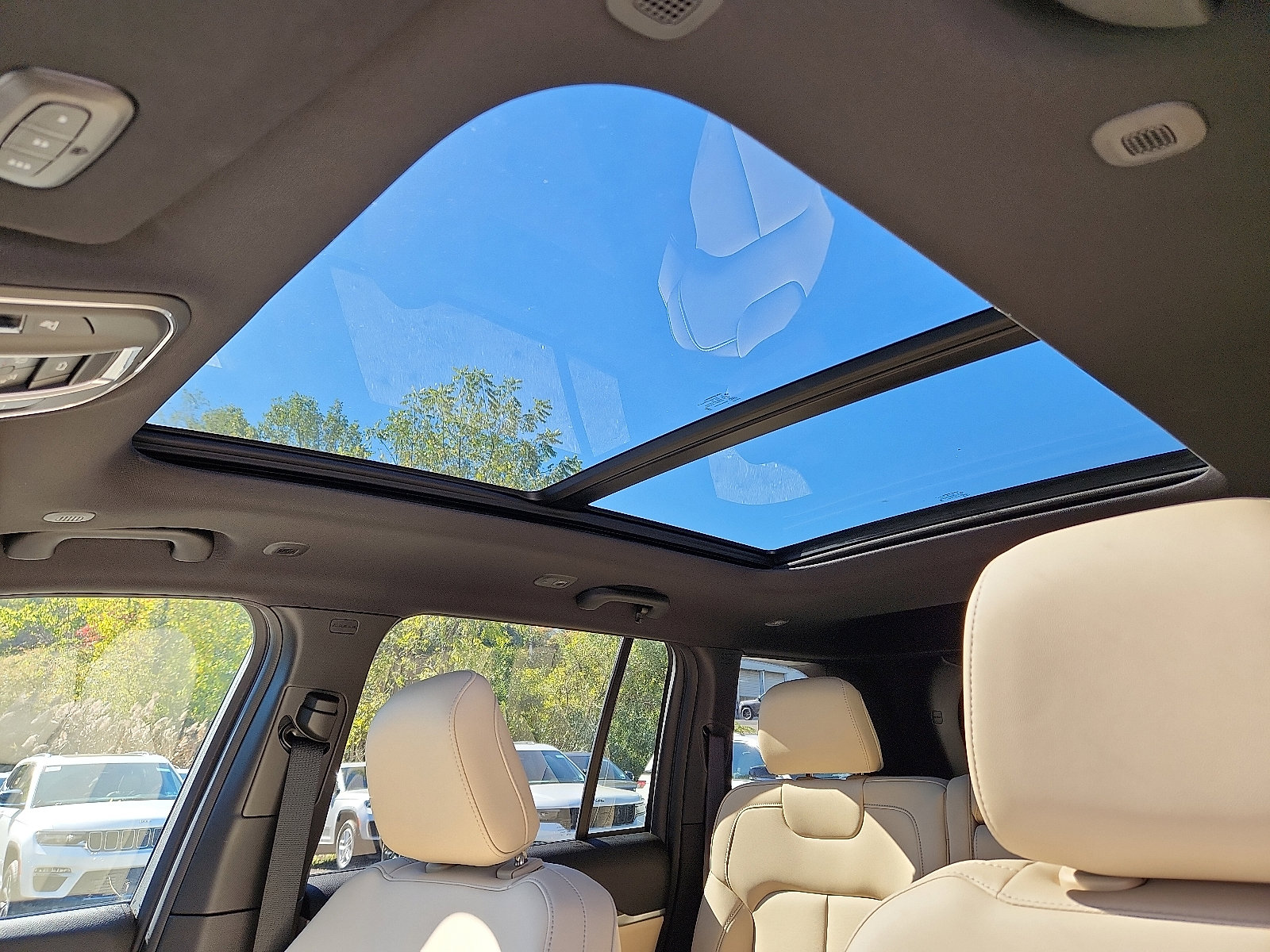 New 2025 Jeep Grand Cherokee Limited image 18