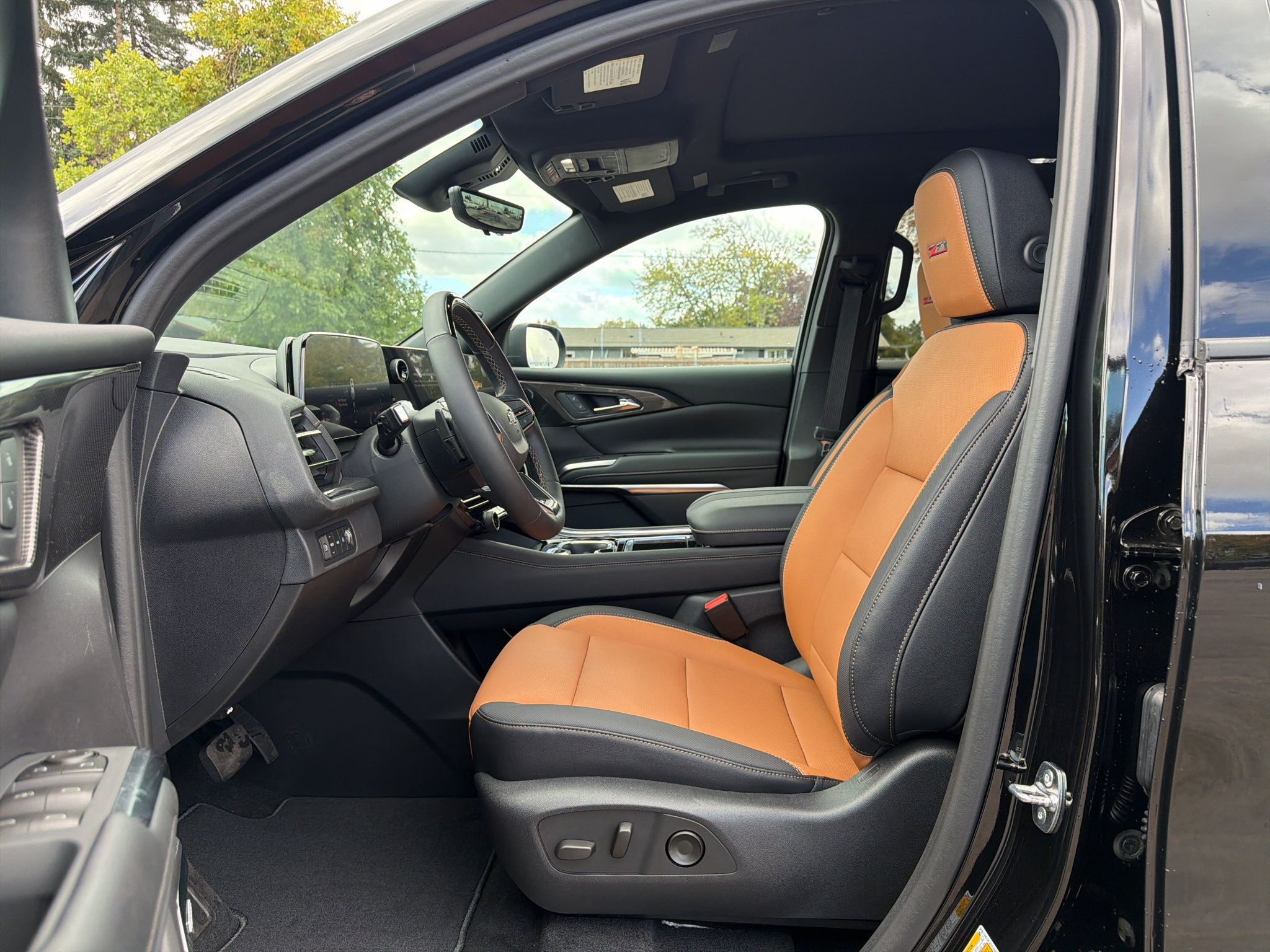 New 2027 Chevrolet Traverse Z71 w/ Enhanced Driving Package AWD/4WD image 15