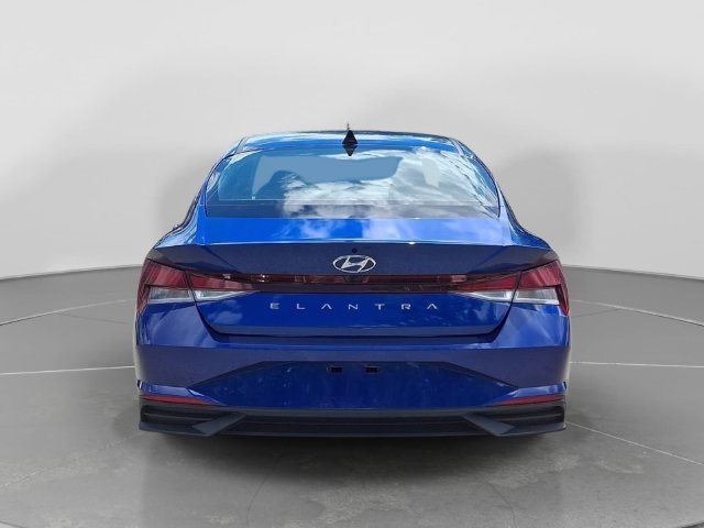 Used 2023 Hyundai Elantra SEL FWD image 5