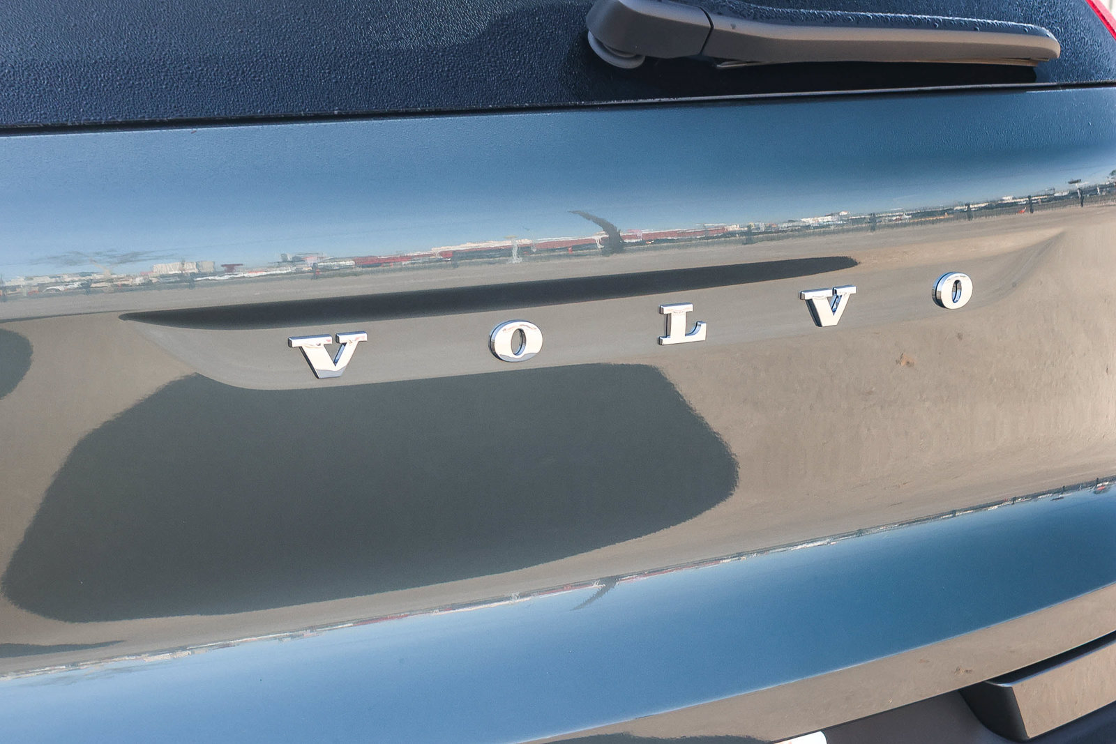 Used 2026 Volvo XC40 B4 Plus w/ Climate Package FWD image 12