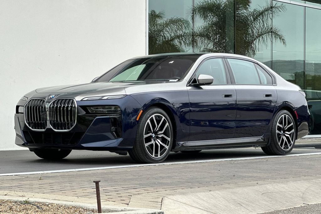 Used 2023 BMW i7 xDrive60 AWD/4WD image 7