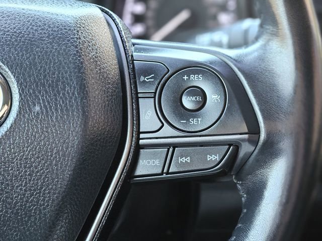 Used 2022 Toyota Camry SE image 16