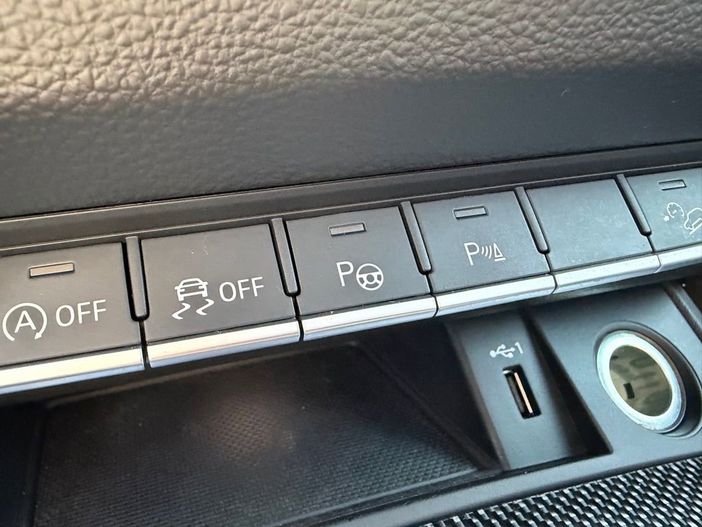 Used 2019 Audi SQ5 Prestige w/ Prestige Package image 21