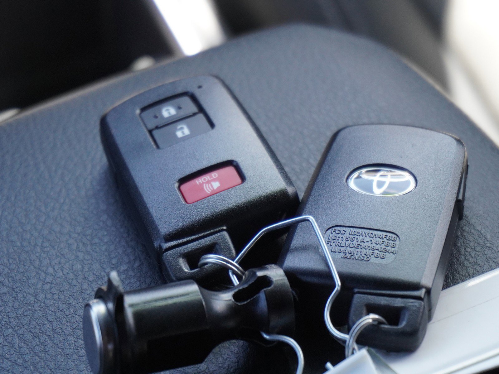 Used 2021 Toyota Tacoma TRD Off-Road w/ Technology Package image 17