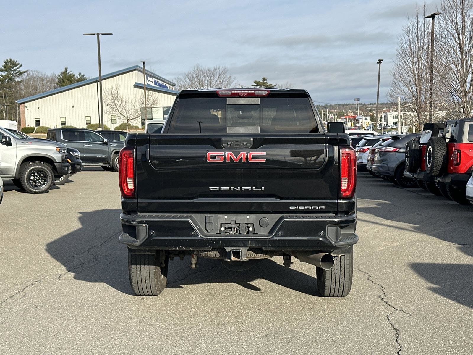 Used 2023 GMC Sierra 3500 Denali w/ Denali Black Diamond Edition image 7