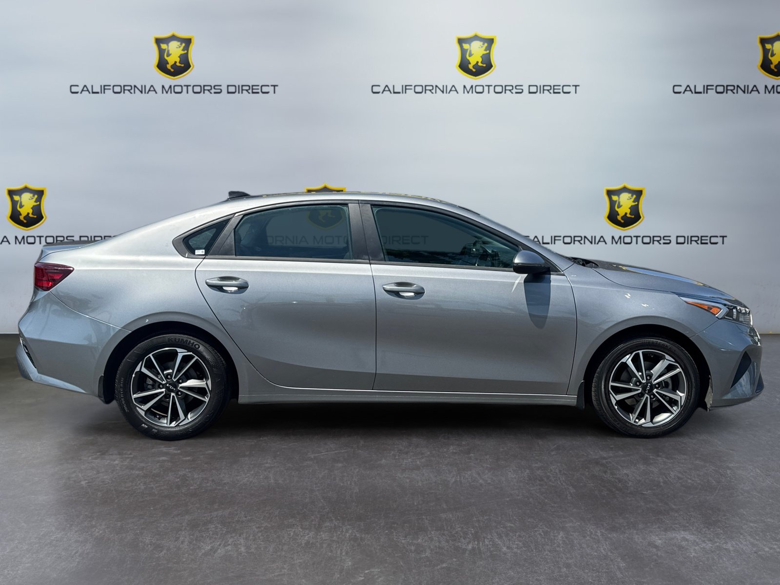 Used 2023 Kia Forte LXS w/ LXS Technology Package FWD image 6