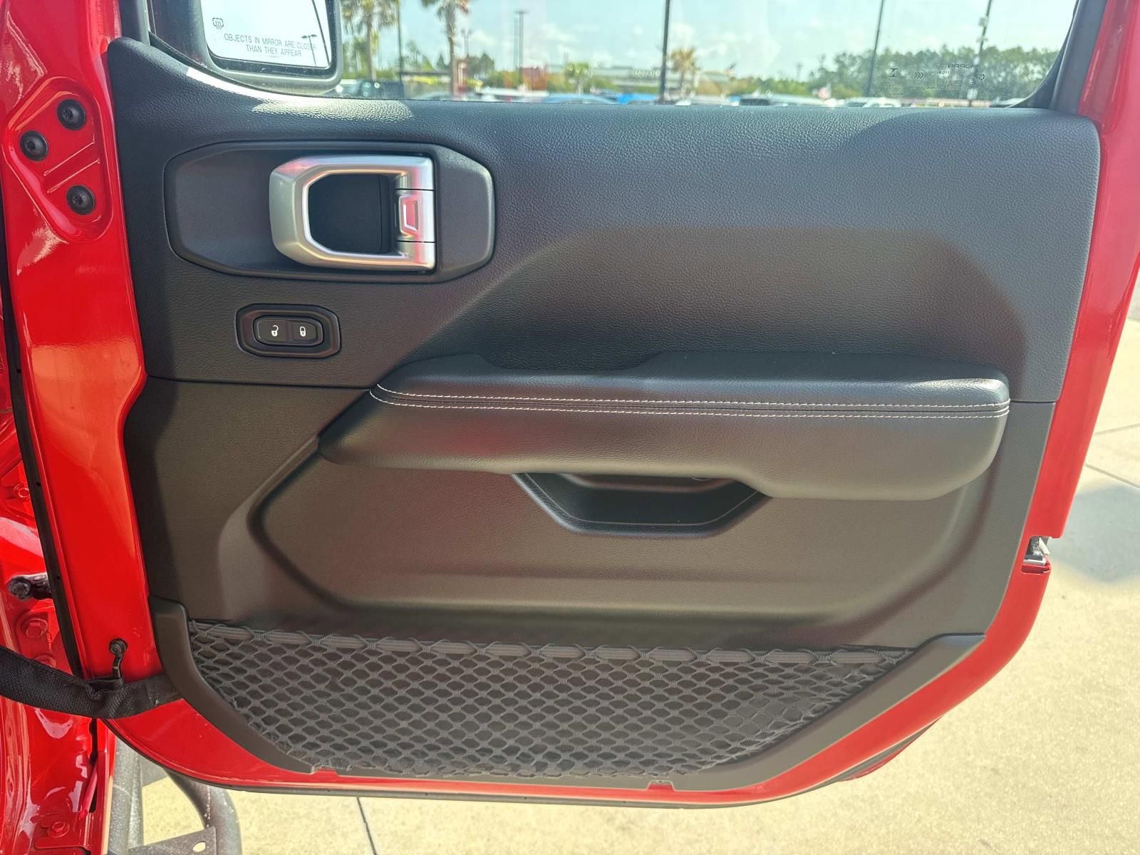 Used 2018 Jeep Wrangler Unlimited Rubicon w/ Uconnect 4C Nav & Sound Group AWD/4WD image 12