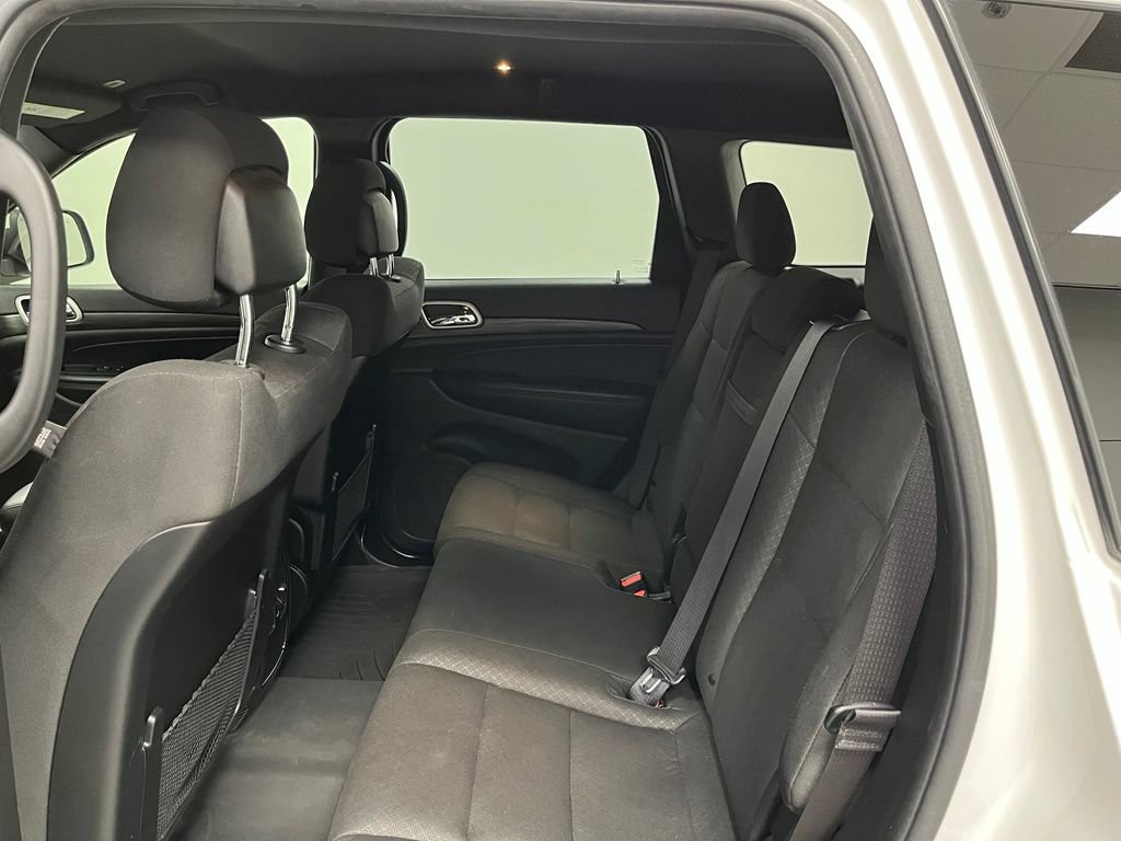 Used 2020 Jeep Grand Cherokee Laredo AWD/4WD image 45