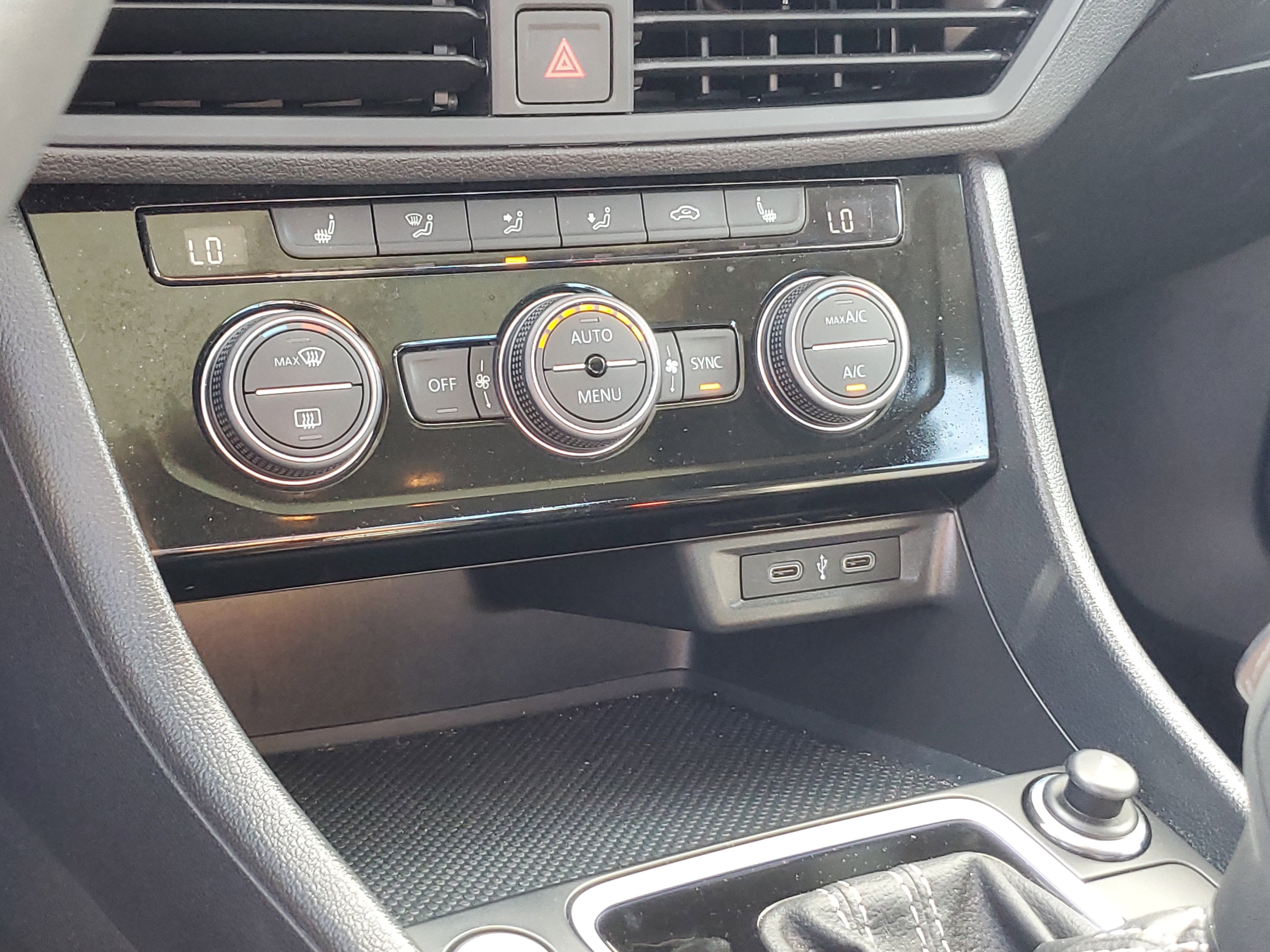 Certified 2021 Volkswagen Jetta SE image 25