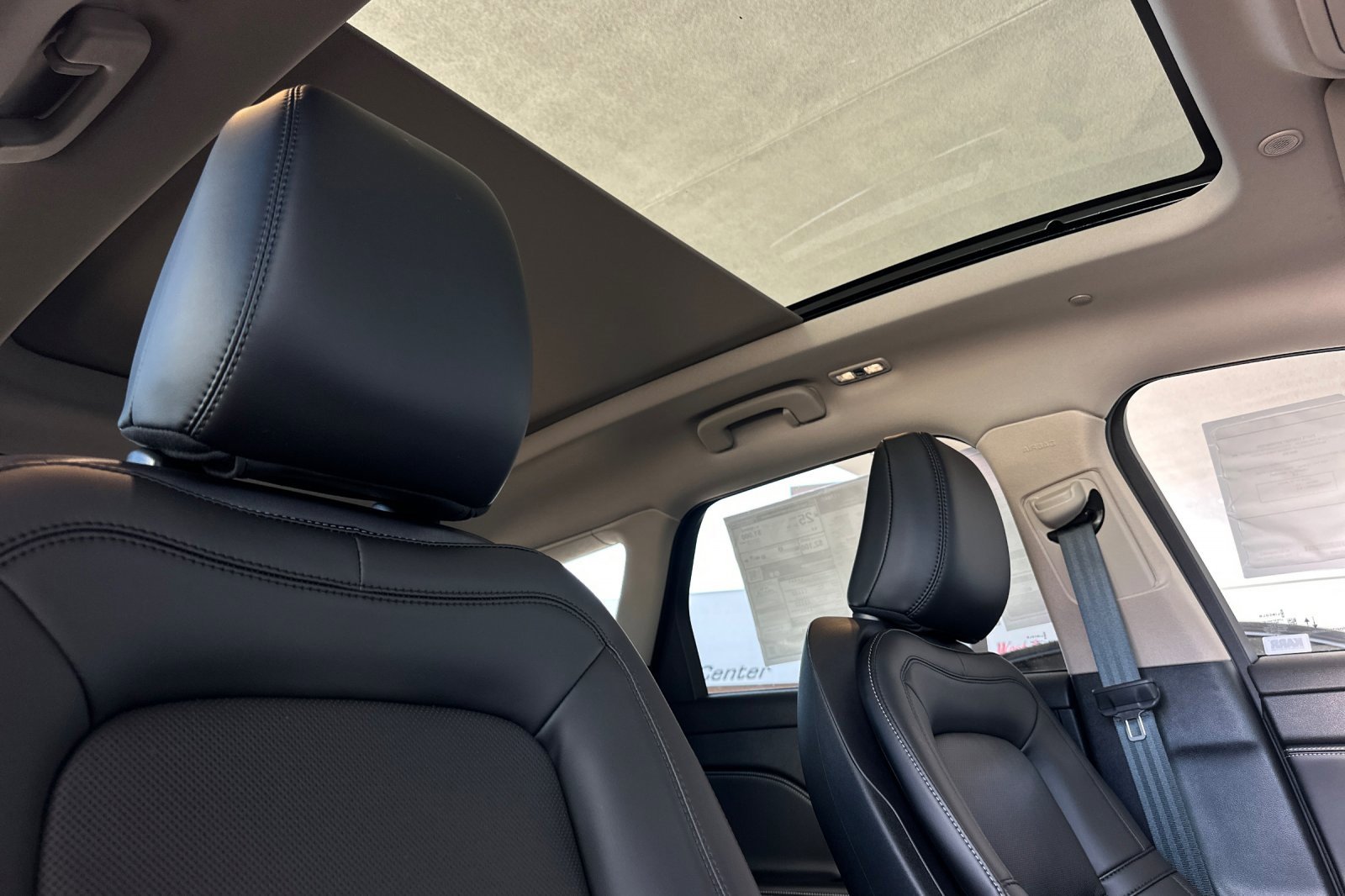 New 2025 Lincoln Corsair Reserve w/ Equipment Group 202A image 16