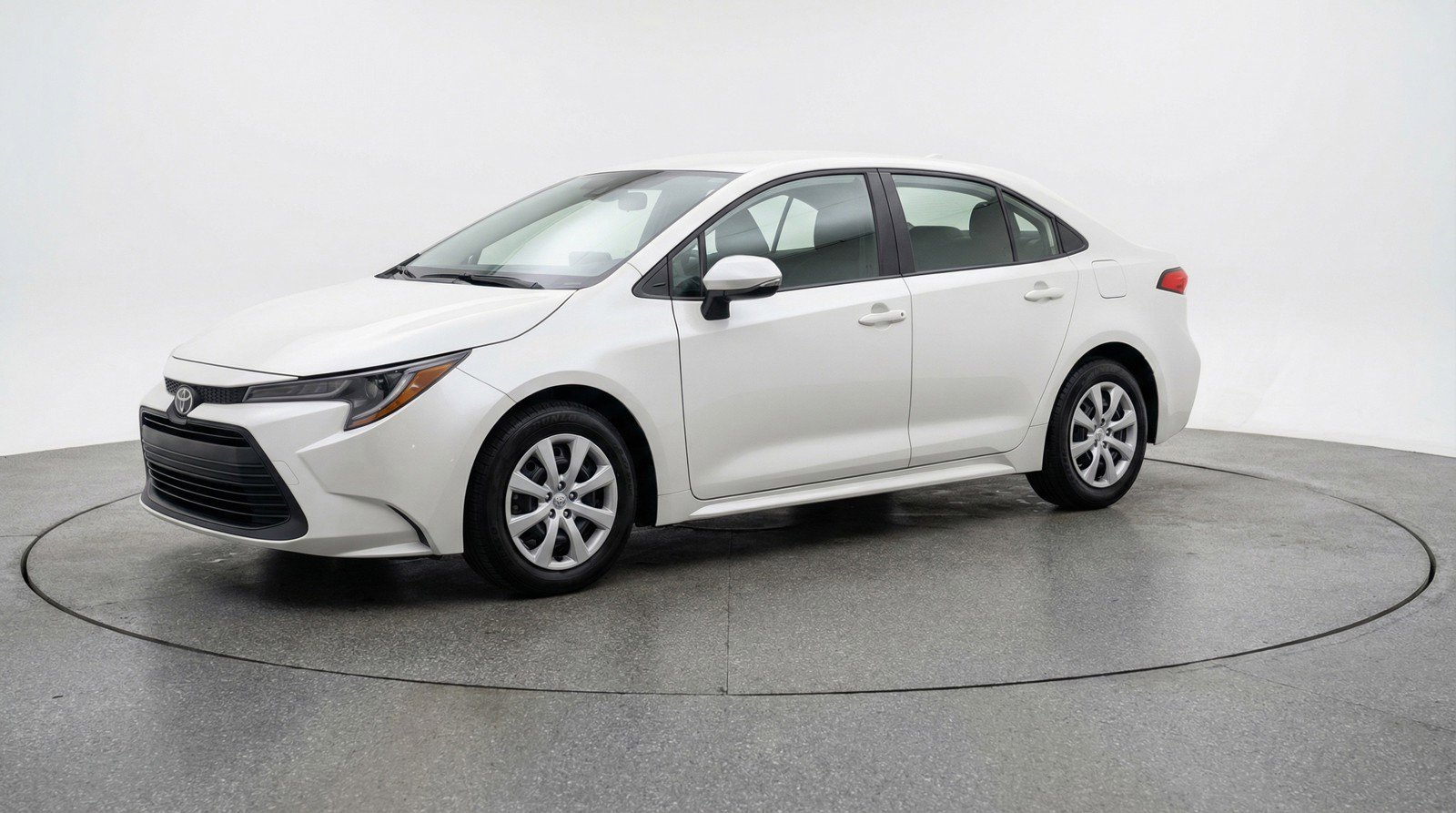 Used 2025 Toyota Corolla LE image 3