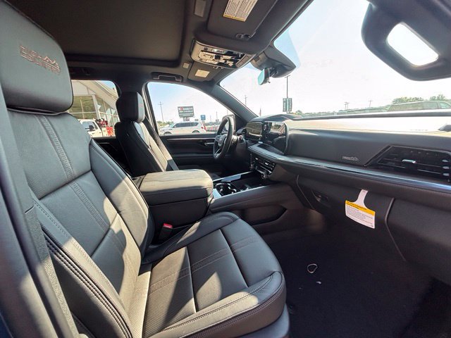 New 2026 Chevrolet Tahoe High Country w/ Sun And Tow Package AWD/4WD image 16