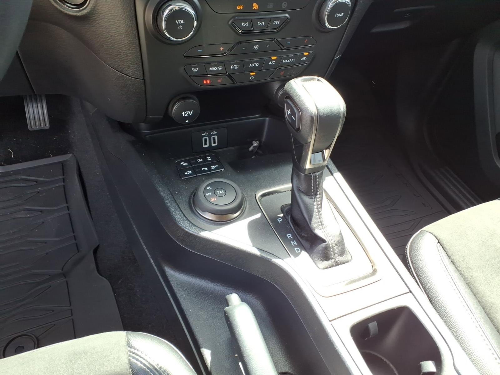 Used 2023 Ford Ranger Lariat w/ Tremor Off-Road Package AWD/4WD image 9