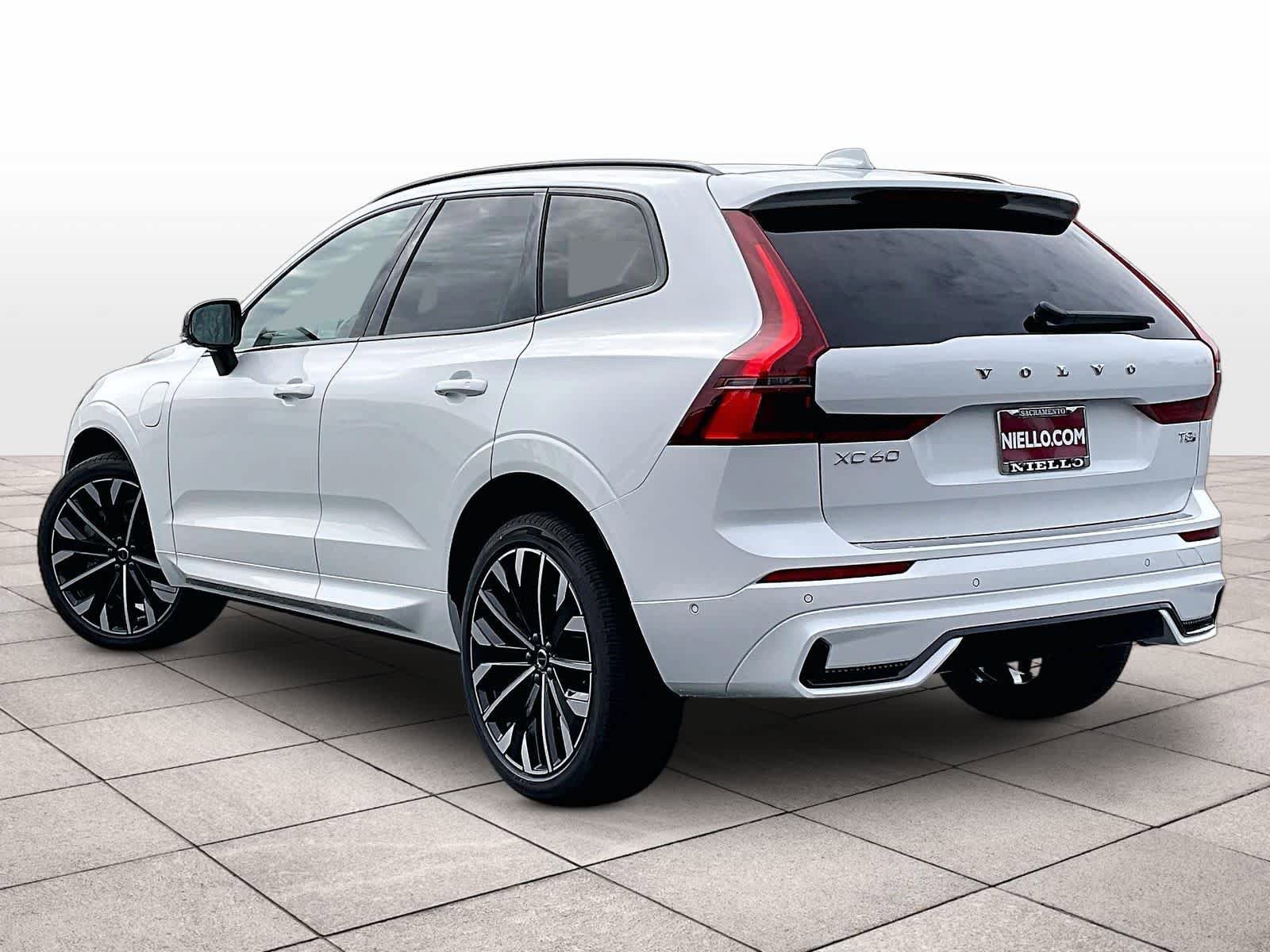 New 2026 Volvo XC60 T8 Ultra w/ Protection Package Premier AWD/4WD image 3