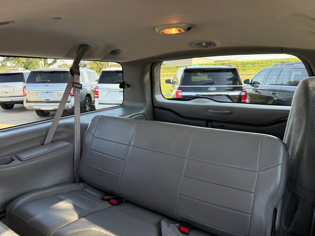 Used 2005 Ford Excursion XLT image 16