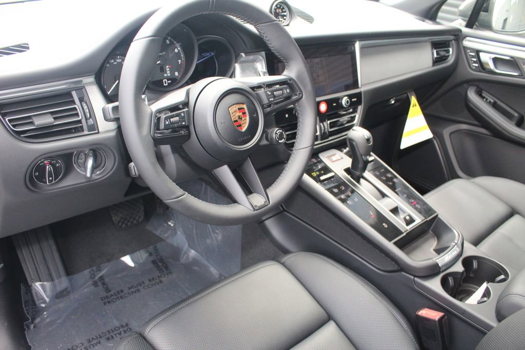 New 2026 Porsche Macan Turbo AWD/4WD image 4