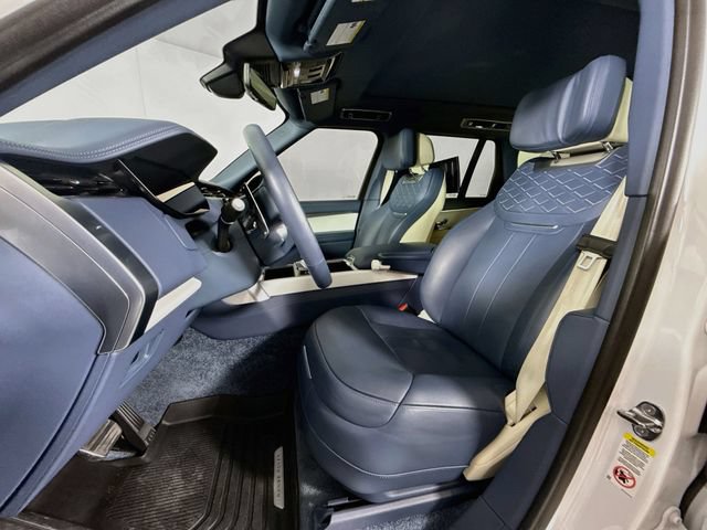 Certified 2025 Land Rover Range Rover SV AWD/4WD image 11