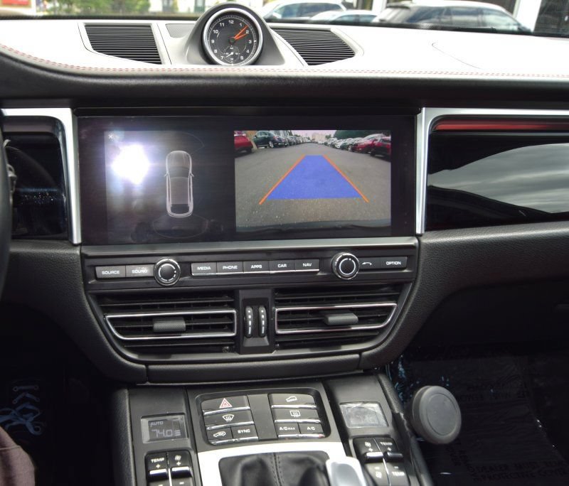 Used 2019 Porsche Macan AWD/4WD image 26
