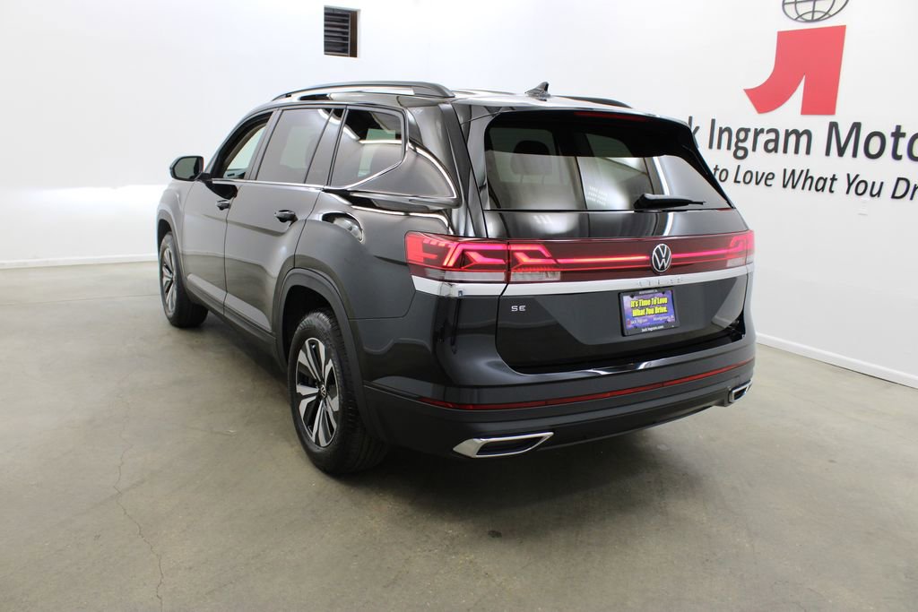 New 2026 Volkswagen Atlas SE FWD image 3